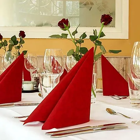 Ducky’s Restaurant | Events | 3*